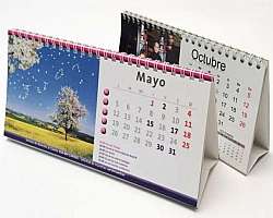 Calendário de mesa personalizado com fotos para imprimir